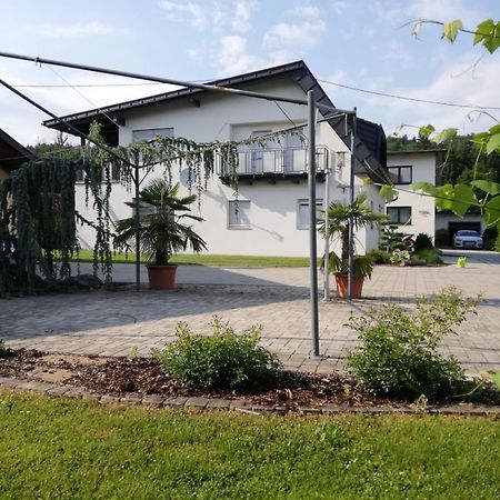 Gemuetliche Wohnung In Velden! Velden am Wörthersee Zewnętrze zdjęcie