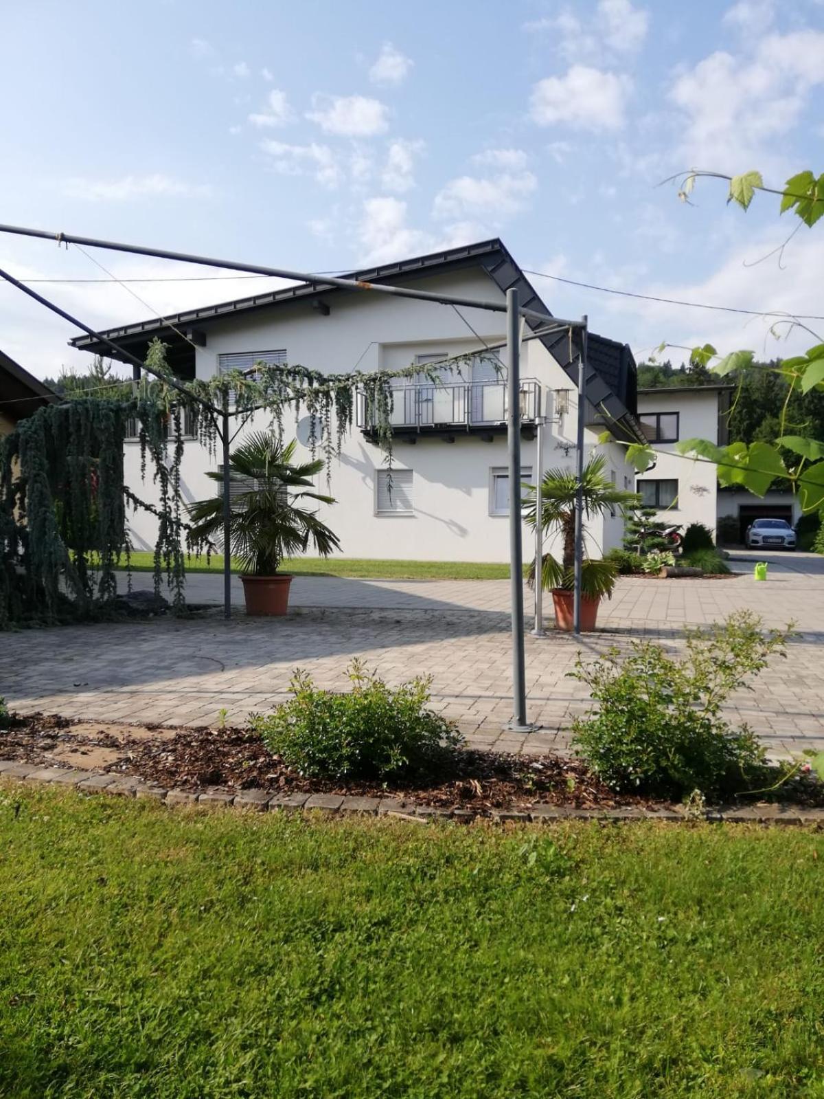 Gemuetliche Wohnung In Velden! Velden am Wörthersee Zewnętrze zdjęcie